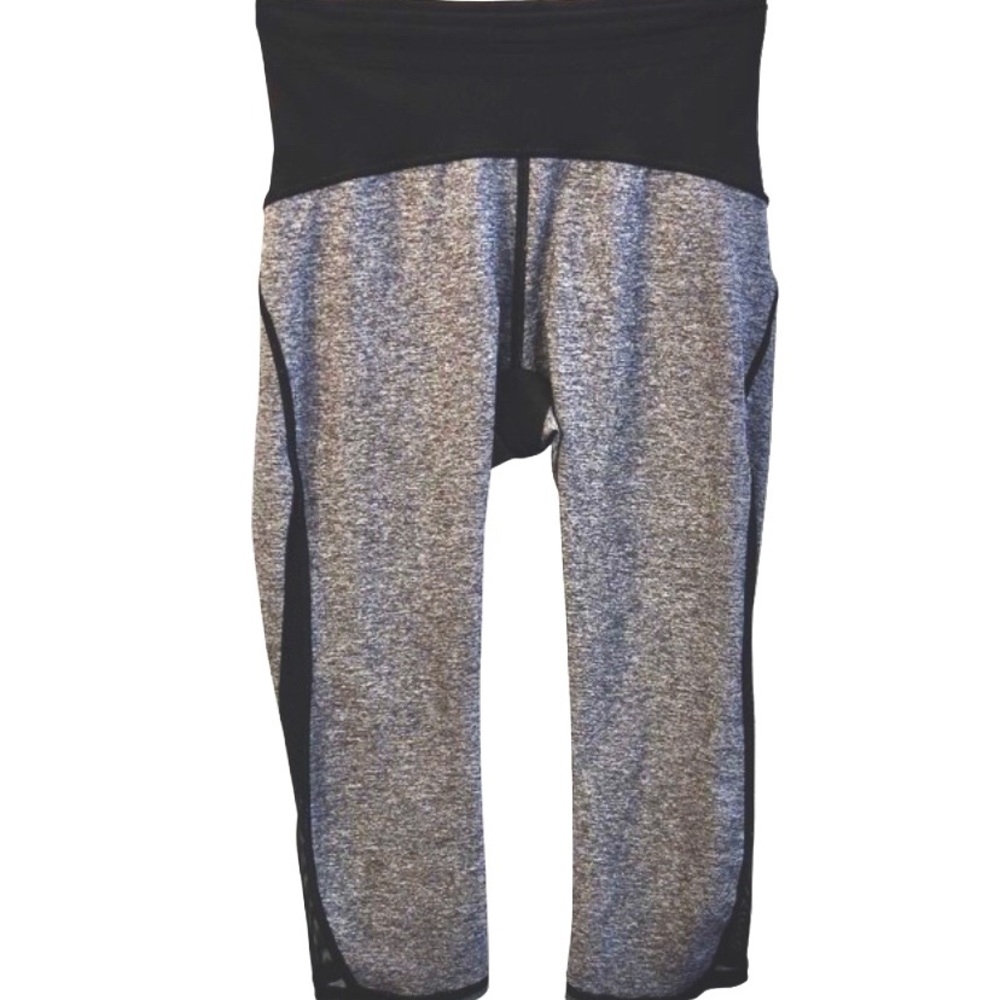 LULULEMON WORKOUT GRAY CAPRI ATHLETIC  LEGGINGS
